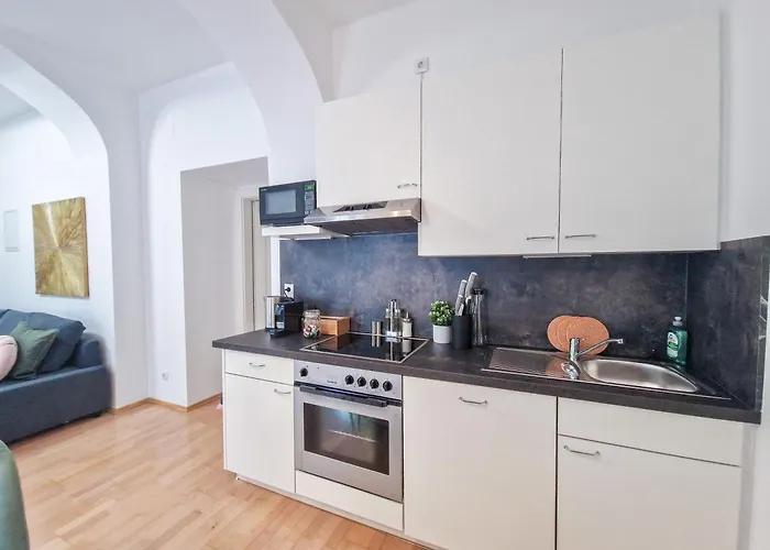 Feelhome - Desgin Fuer 4 Gaeste - Smart Tv - Naschmarkt